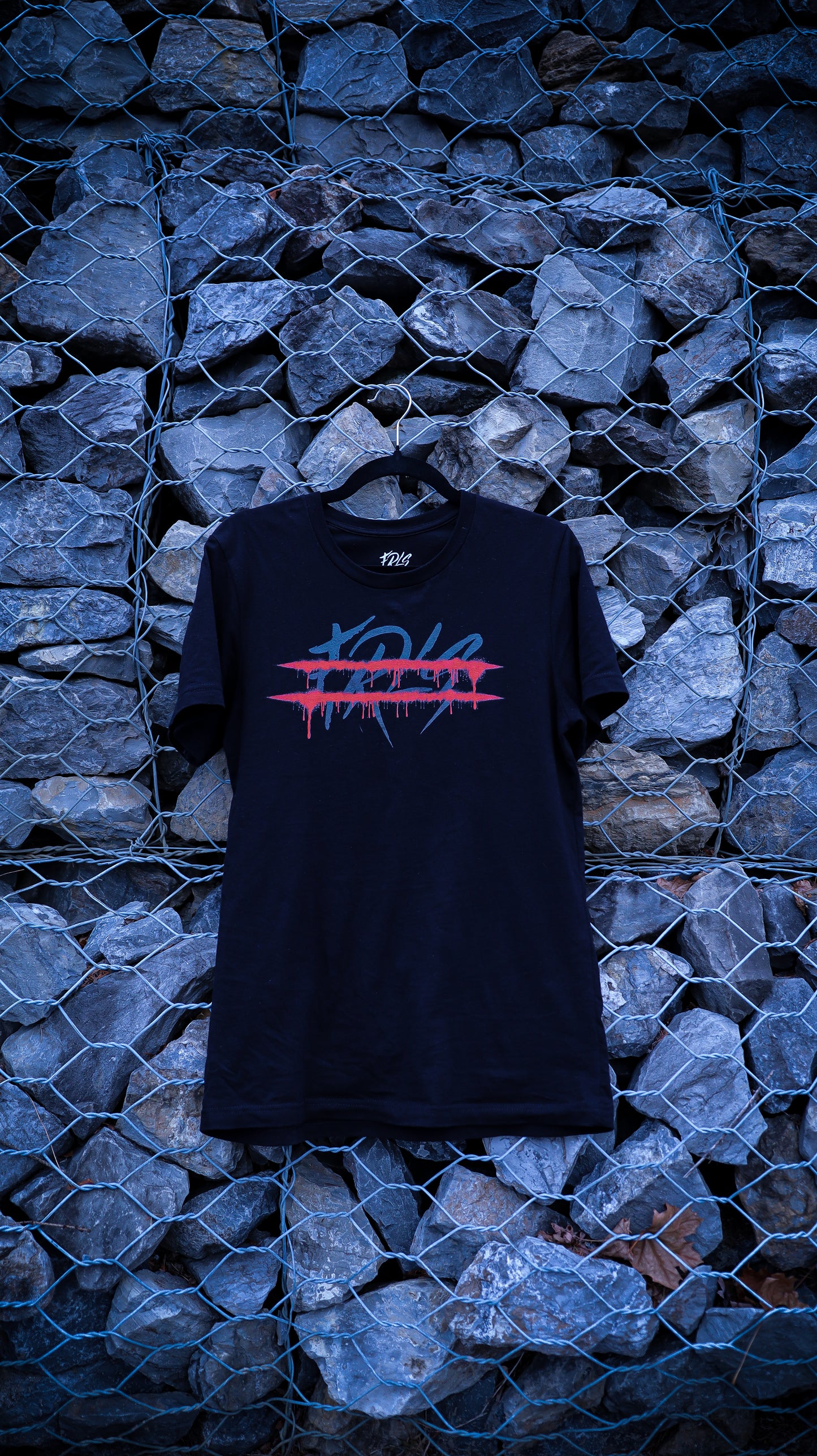 FRLS grit split logo athletic fit tee